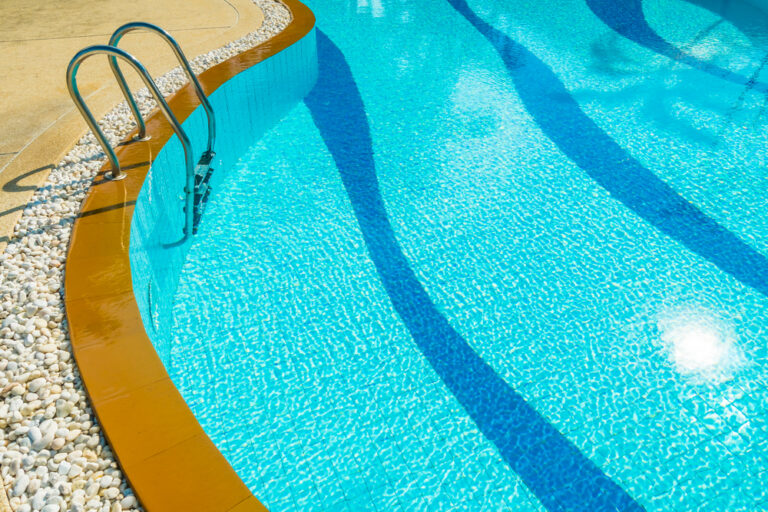 Tips for Choosing a Color and Pattern for Your Swimming Pool Liner
